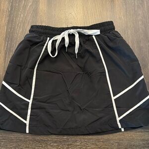 🟠 FOREVER 21 BLACK NYLON MINI SKIRT SIZE SMALL